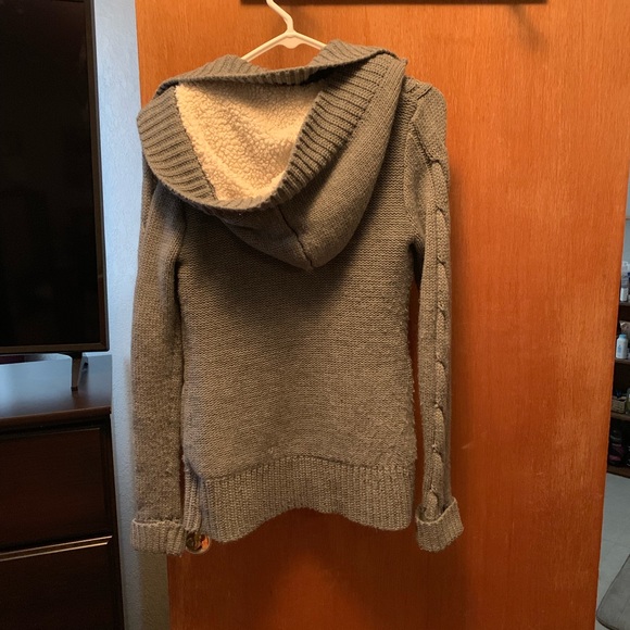 Sweater - Picture 3 of 7